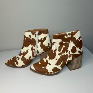 DV by Dolce Vita Heleen Brown Multi Cow Print Booties Size 7